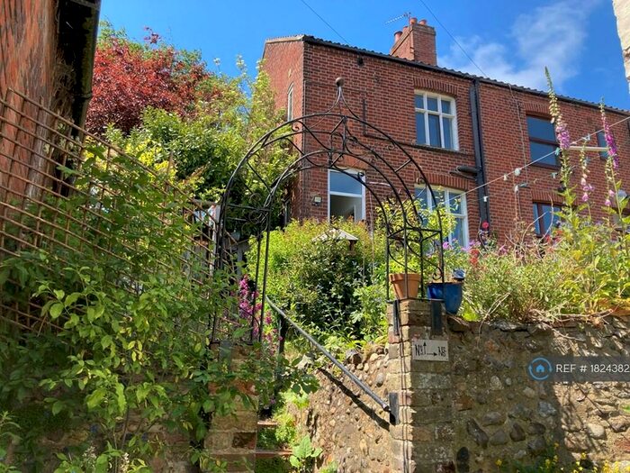 2 Bedroom Semi-Detached House To Rent In Chapel Lane, Norwich, NR7