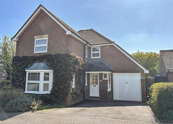 4 Bedroom Detached House To Rent In Pilgrims Mead, Bishopdown Farm, Salisbury, SP1