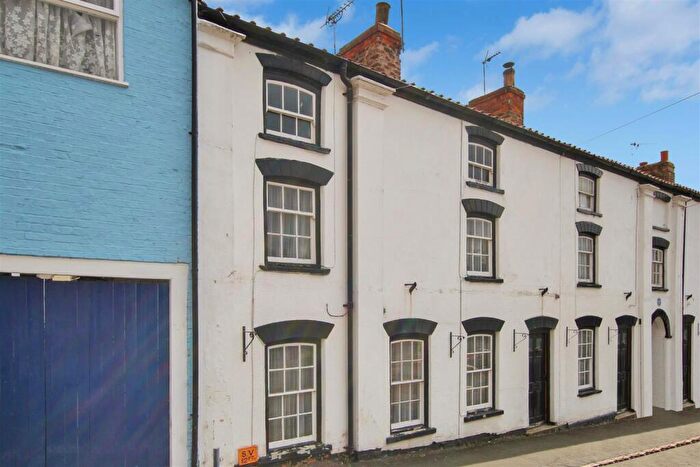 4 Bedroom Terraced House For Sale In Horsemarket, Caistor, Market Rasen, LN7