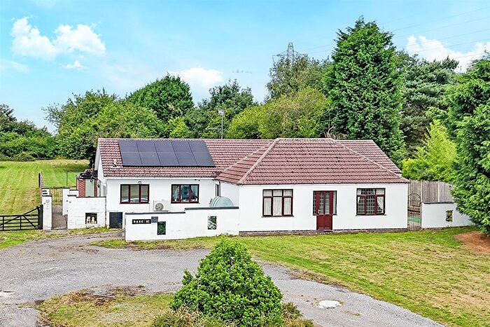 4 Bedroom Detached Bungalow For Sale In Mansfield Road, Papplewick, Nottinghamshire, NG15