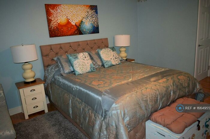 3 Bedroom Semi-Detached House To Rent In Broadoaks Crescent, Braintree, CM7