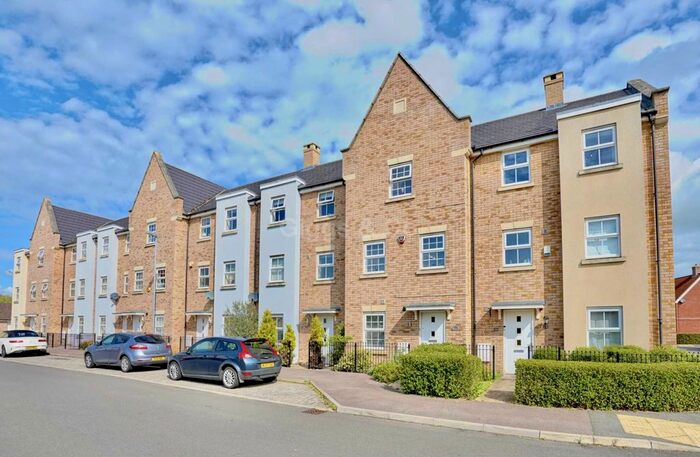 4 Bedroom Terraced House To Rent In Buttercup Avenue, St Neots PE19
