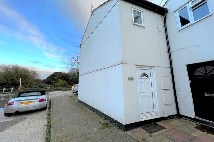 1 Bedroom Flat To Rent In Cricklade Road, Swindon, SN2