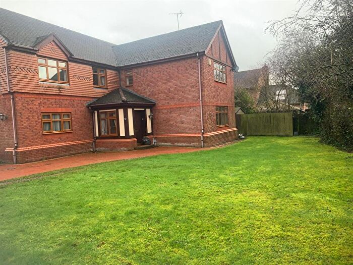 5 Bedroom Detached House To Rent In Brockhurst Lane, Shirley, Solihull, B90