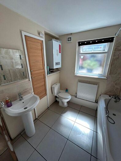 1 Bedroom Flat To Rent In Stacey Road, Roath, Cardiff, CF24