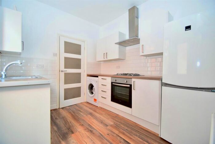 2 Bedroom Flat To Rent In Rokeby Terrace, Newcastle Upon Tyne, NE6