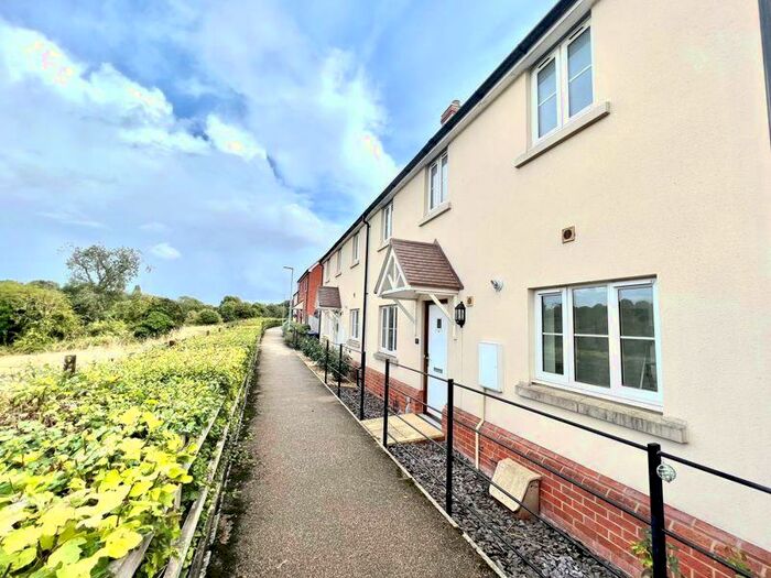 3 Bedroom Terraced House To Rent In Bowood View, Calne, SN11