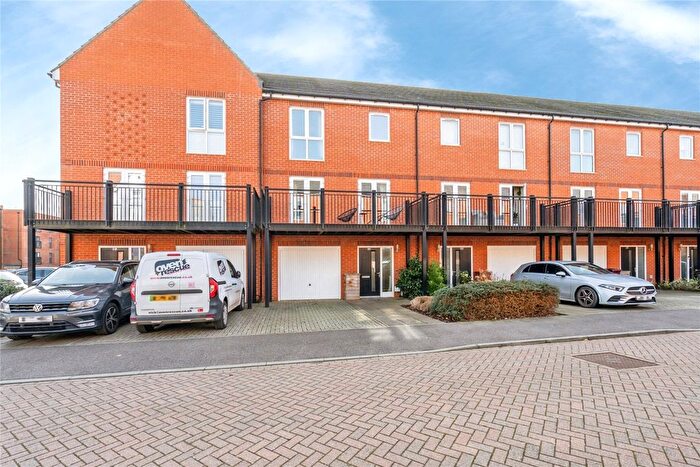 3 Bedroom Terraced House For Sale In Pinewood Way, Chichester, West Sussex, PO19