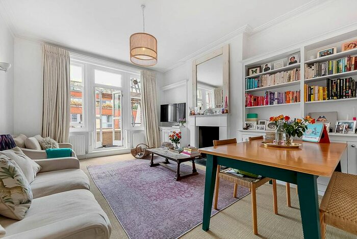 2 Bedroom Flat To Rent In Prince Of Wales Drive, Prince Of Wales Drive, London, SW11