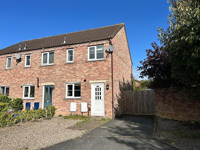 2 Bedroom End Of Terrace House To Rent In Romsey Drive, Belmont, HR2