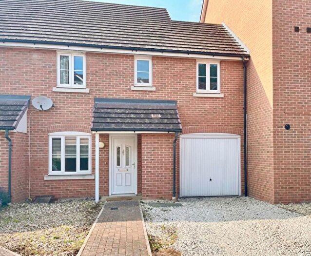 3 Bedroom Terraced House For Sale In Curo Park, Frogmore, AL2
