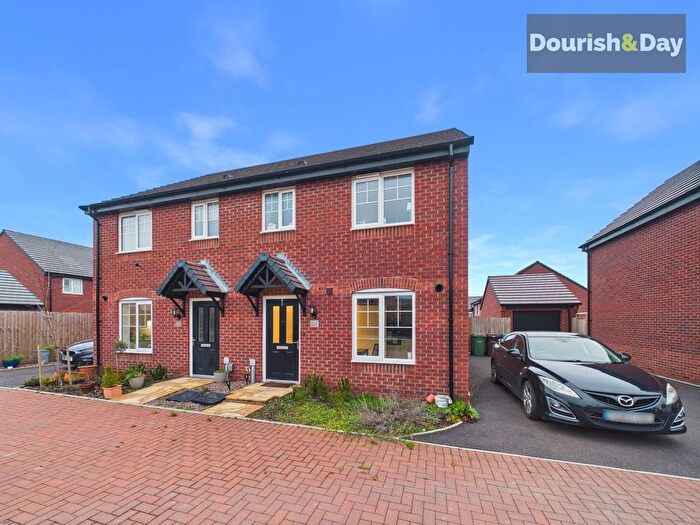 3 Bedroom Semi-detached House For Sale In Upnor Way, Stafford, ST16