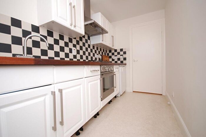 2 Bedroom Flat To Rent In Wray Crescent, Finsbury Park, N4