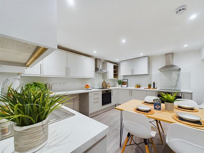 8 Bedroom Flat To Rent In Monks Road, Lincoln, LN2