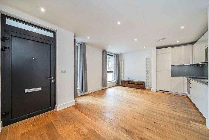 1 Bedroom Flat For Sale In Woodfield Road, Maida Vale, W9