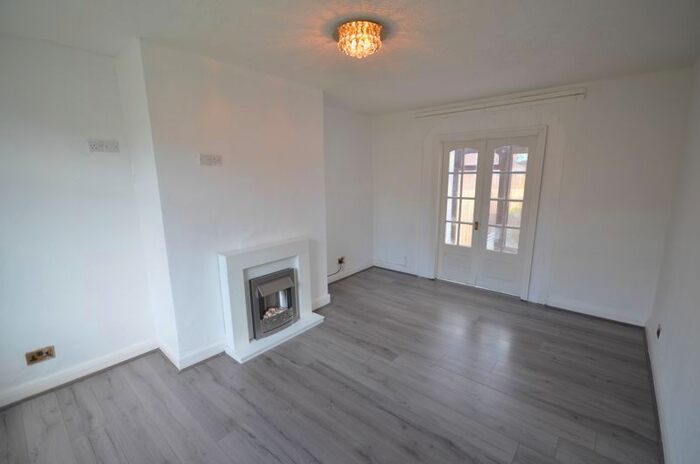 3 Bedroom Semi-Detached House To Rent In Gloucester Road, Blackburn, BB1