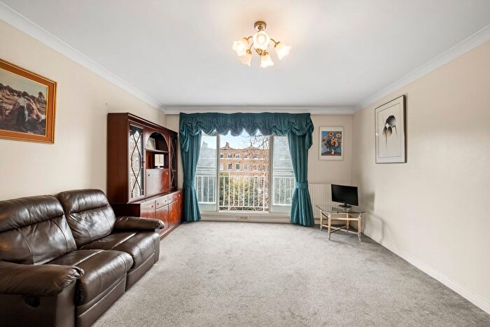 2 Bedroom Flat To Rent In Melbury Road, Kensington, W14