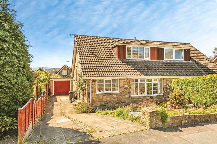 3 Bedroom Semi-Detached Bungalow For Sale In Holmcliffe Avenue, Huddersfield, HD4