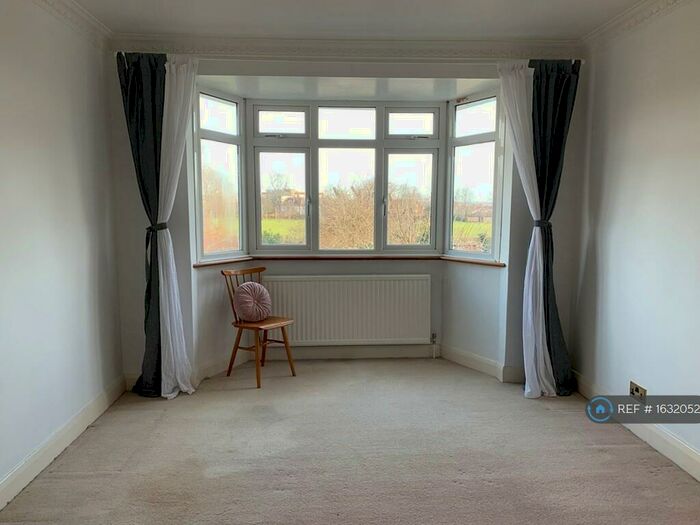 1 Bedroom Semi-Detached House To Rent In Cornwall Gardens, London, SE25