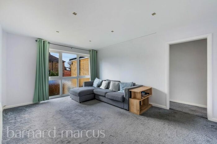 2 Bedroom Maisonette To Rent In Clyde Road, Wallington, SM6