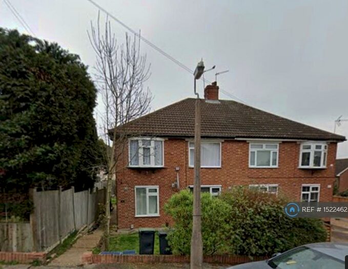 2 Bedroom Maisonette To Rent In Barncroft Close, Loughton, IG10