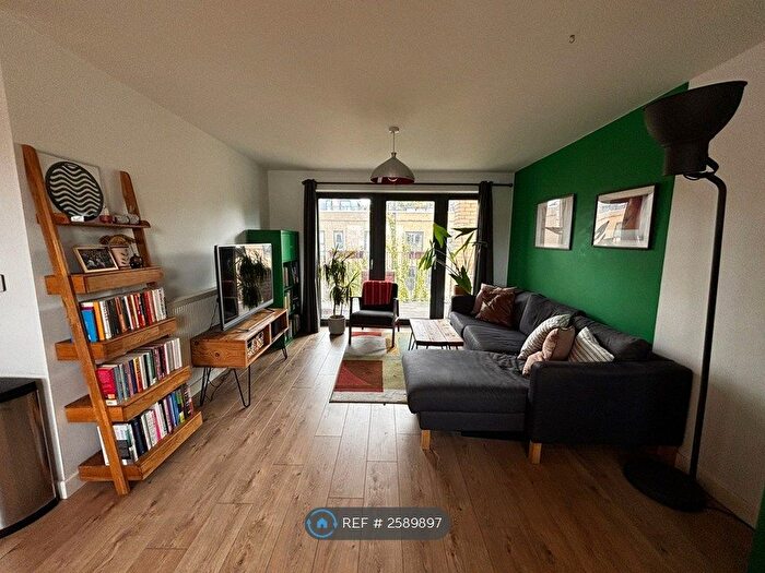 2 Bedroom Flat To Rent In Eythorne Road, London, SW9