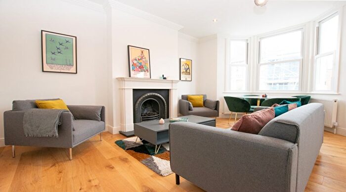 2 Bedroom Flat To Rent In Tournay Road, London, SW6