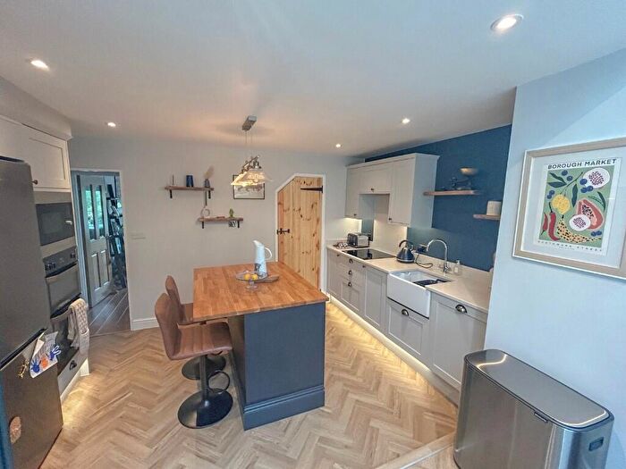 2 Bedroom Cottage To Rent In Aire View, Cononley, West Yorkshire, BD20