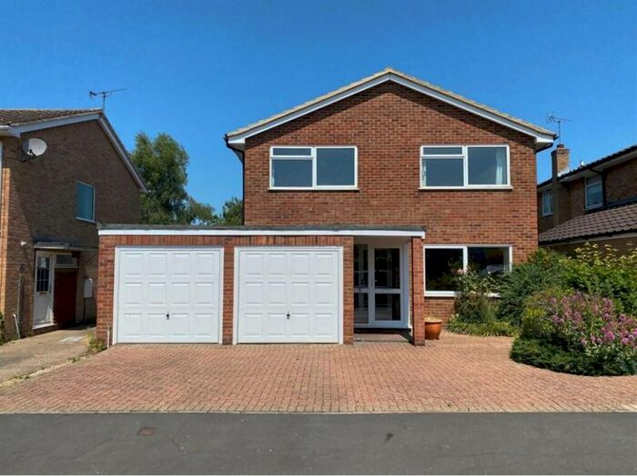 4 Bedroom Detached House For Sale In Henham Gardens, East Peckham, Tonbridge, TN12
