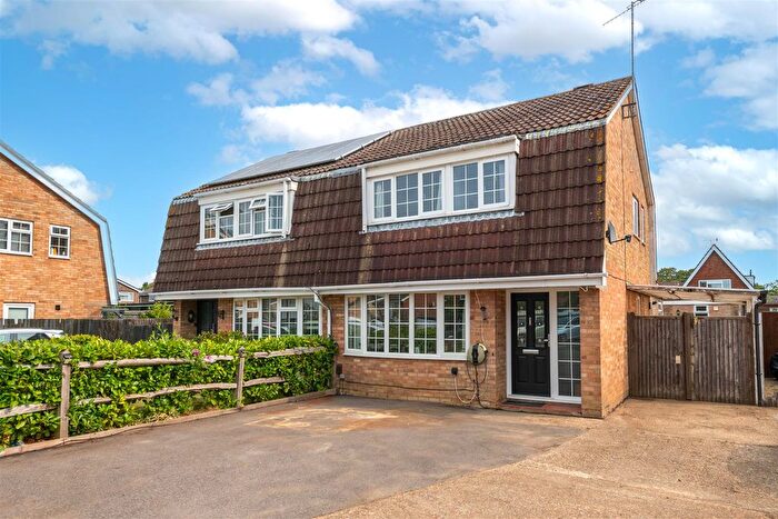 3 Bedroom Semi-Detached House For Sale In Chesters, Horley, RH6