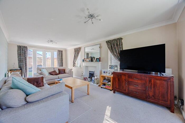 5 Bedroom Detached House For Sale In Lifstan Walk, Southend-On-Sea, SS2
