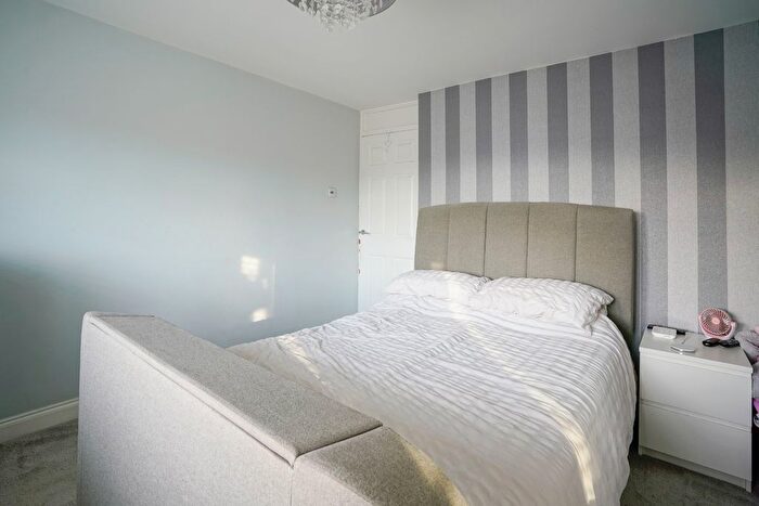3 Bedroom Terraced House For Sale In Whitwell Road, Watford, Hertfordshire, WD25