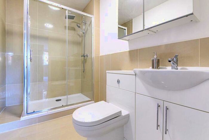 2 Bedroom Flat To Rent In Leamington House, Edgware, HA8