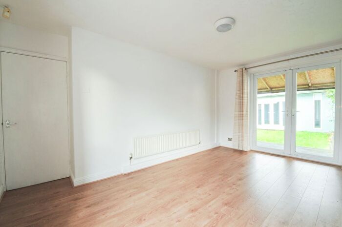 3 Bedroom Town House To Rent In Bed House – Dorchester Road, Swinton, M27