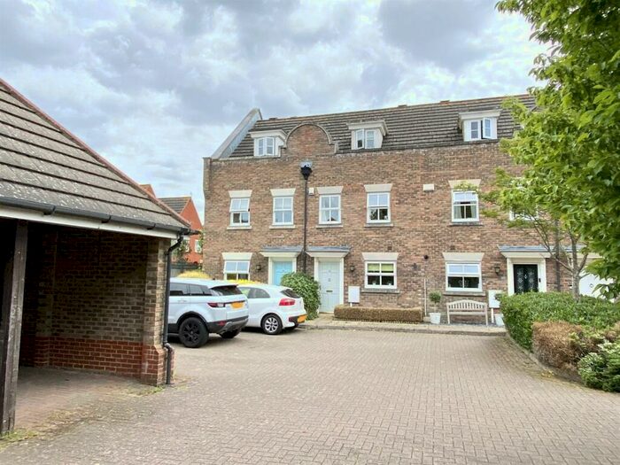 3 Bedroom Terraced House To Rent In Winston Avenue, Kings Hill, ME19