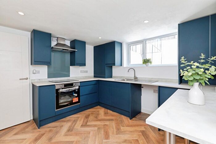 3 Bedroom Terraced House For Sale In King Street, Gillingham, Kent, ME7