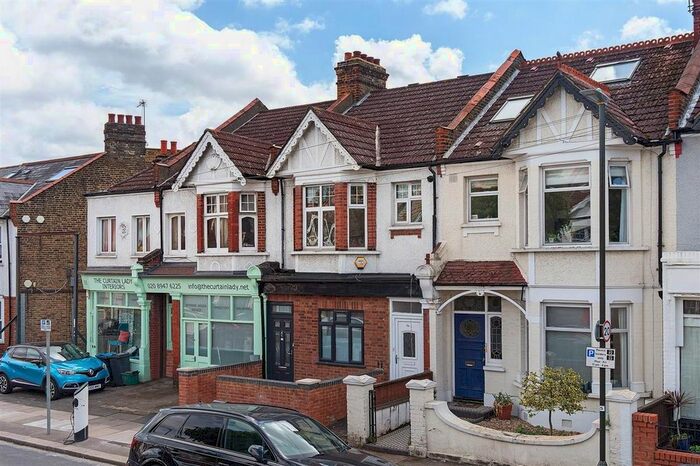 1 Bedroom Flat To Rent In Revelstoke Road, London, SW18