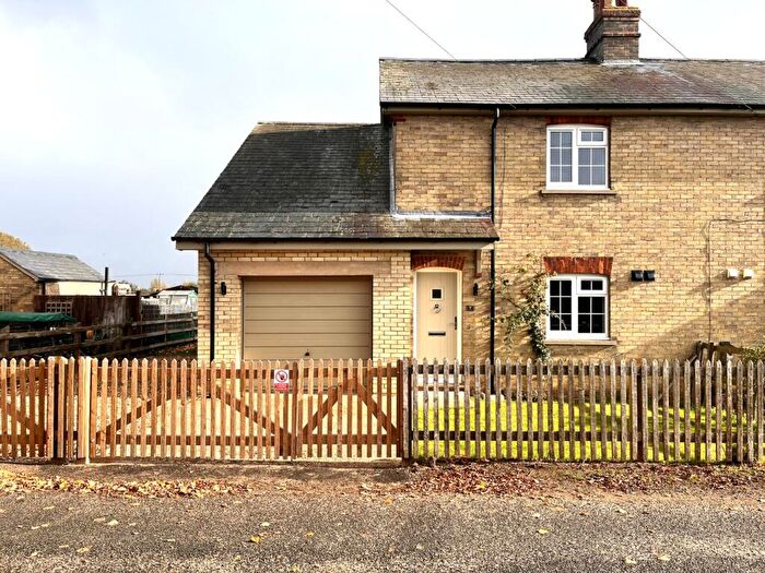 3 Bedroom Semi-Detached House To Rent In Diddington, PE19