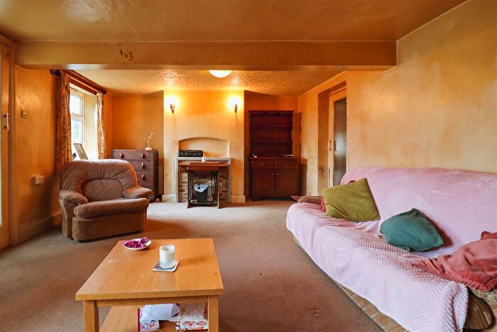 2 Bedroom Cottage For Sale In Church Road, Long Itchington, Southam, CV47