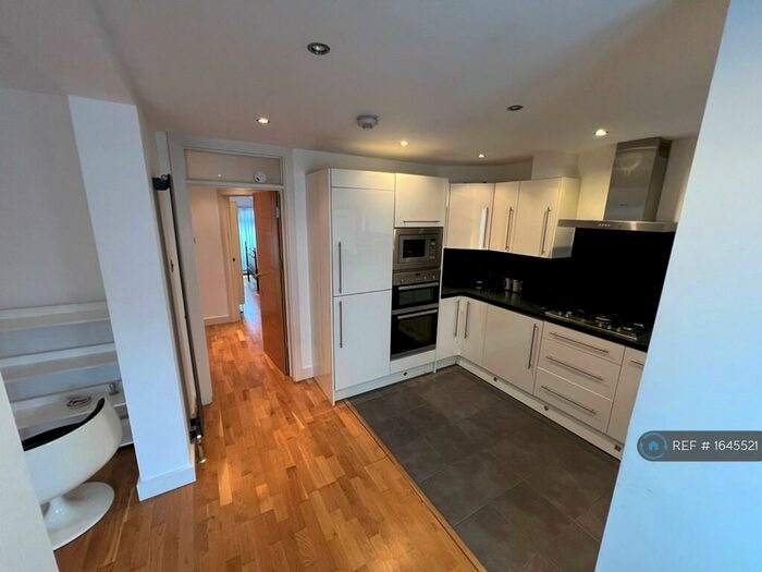2 Bedroom Flat To Rent In Talacre Road, London, NW5