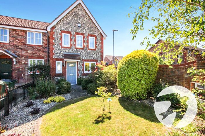 3 Bedroom End Terrace House For Sale In Nelson Mandela Road, London, SE3