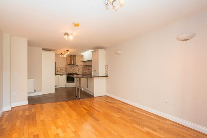 1 Bedroom Maisonette For Sale In Flat, - St Johns Road, Hemel Hempstead, Hertfordshire, HP1