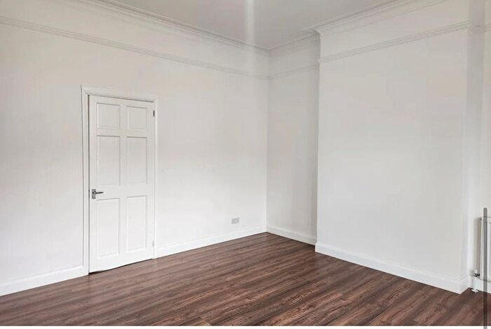 2 Bedroom Flat To Rent In Woolstone Road, London, SE23