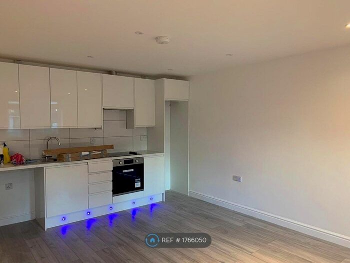 2 Bedroom Flat To Rent In Clarence Road, Grays, RM17