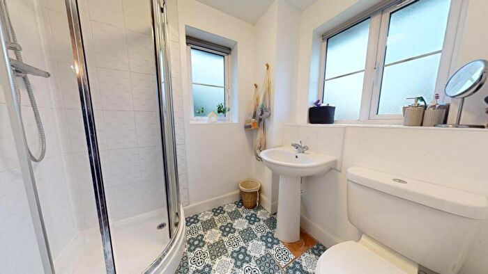 3 Bedroom End Of Terrace House For Sale In Dennetts Close, Daventry, NN11