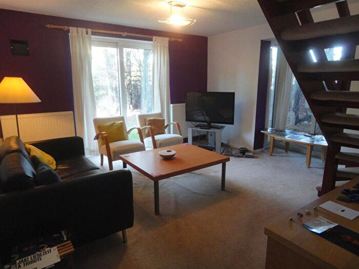 2 Bedroom Semi-Detached House To Rent In Ambrose GardensWest DidsburyManchester, M20