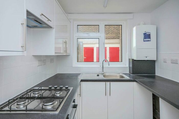 1 Bedroom Flat To Rent In Crown Lane, Bromley, BR2
