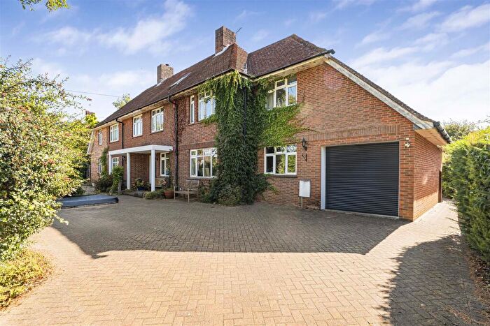 5 Bedroom Semi-Detached House For Sale In Andlers Ash Road, Liss, GU33