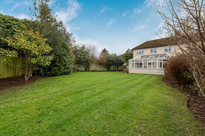 3 Bedroom Semi Detached House For Sale In Chantry Road, Chilworth, Guildford, GU4