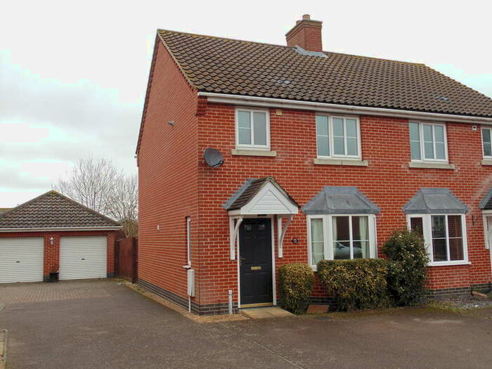 3 Bedroom Semi-Detached House To Rent In Store Street, Roydon, Diss, IP22